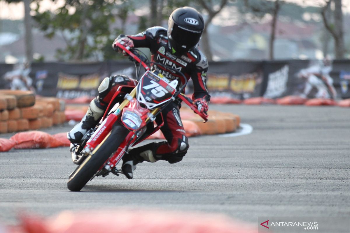 Tommy Salim klaim pole position Supermoto 76 Trial Game Asphalt