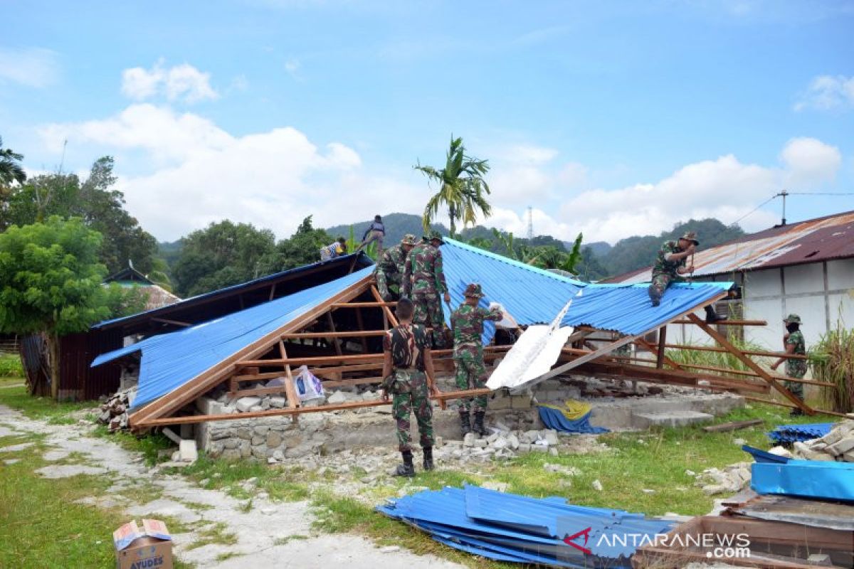 Gempa tektonik beruntun akibatkan tanah ambles di Pulau Nusalaut tambah lebar