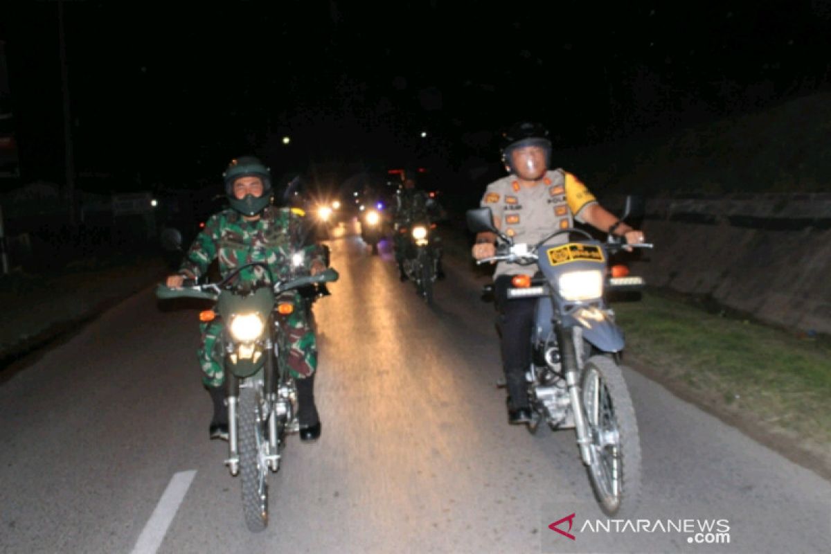 TNI Polri patroli cipta kondisi kamtibmas Taput jelang pelantikan Presiden-Wapres
