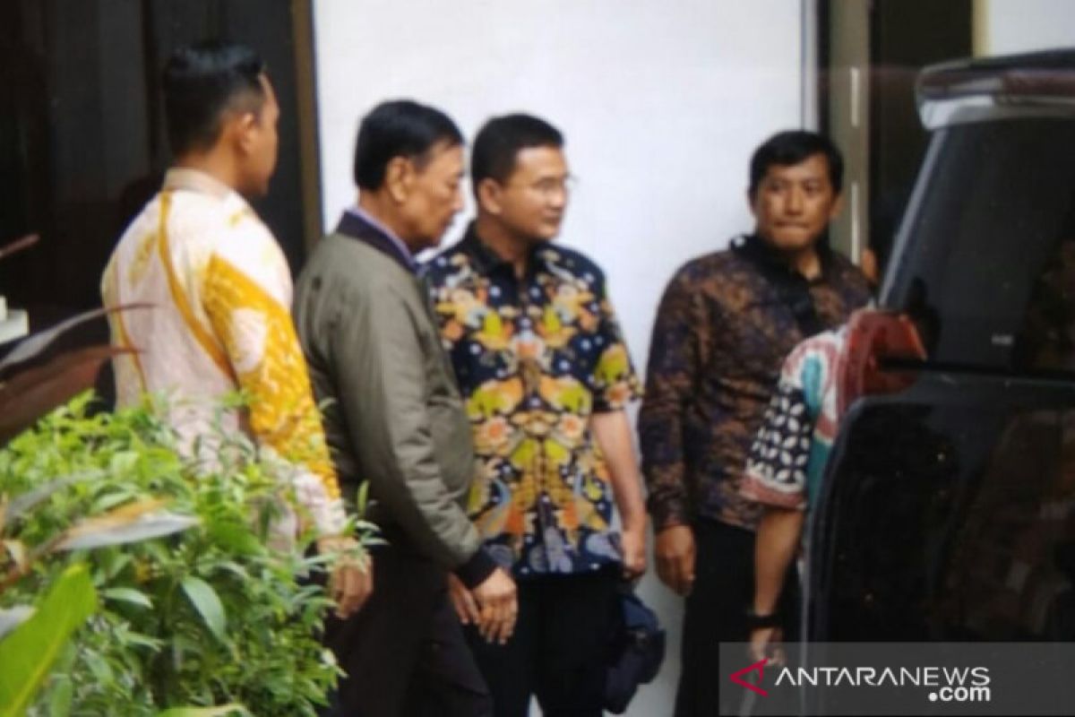 Menko Polhukam Wiranto tinggalkan RSPAD Gatot Soebroto