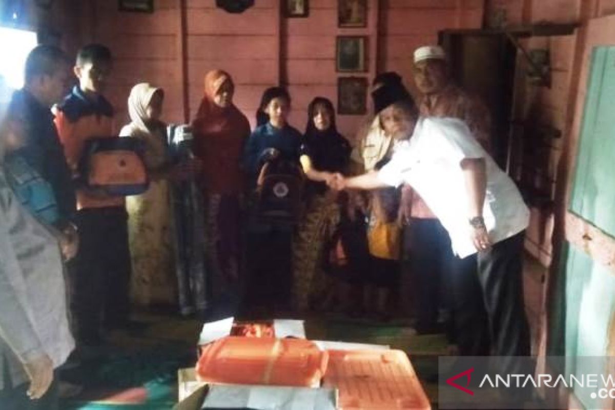 BPBD Tapsel serahkan bantuan untuk korban kebakaran