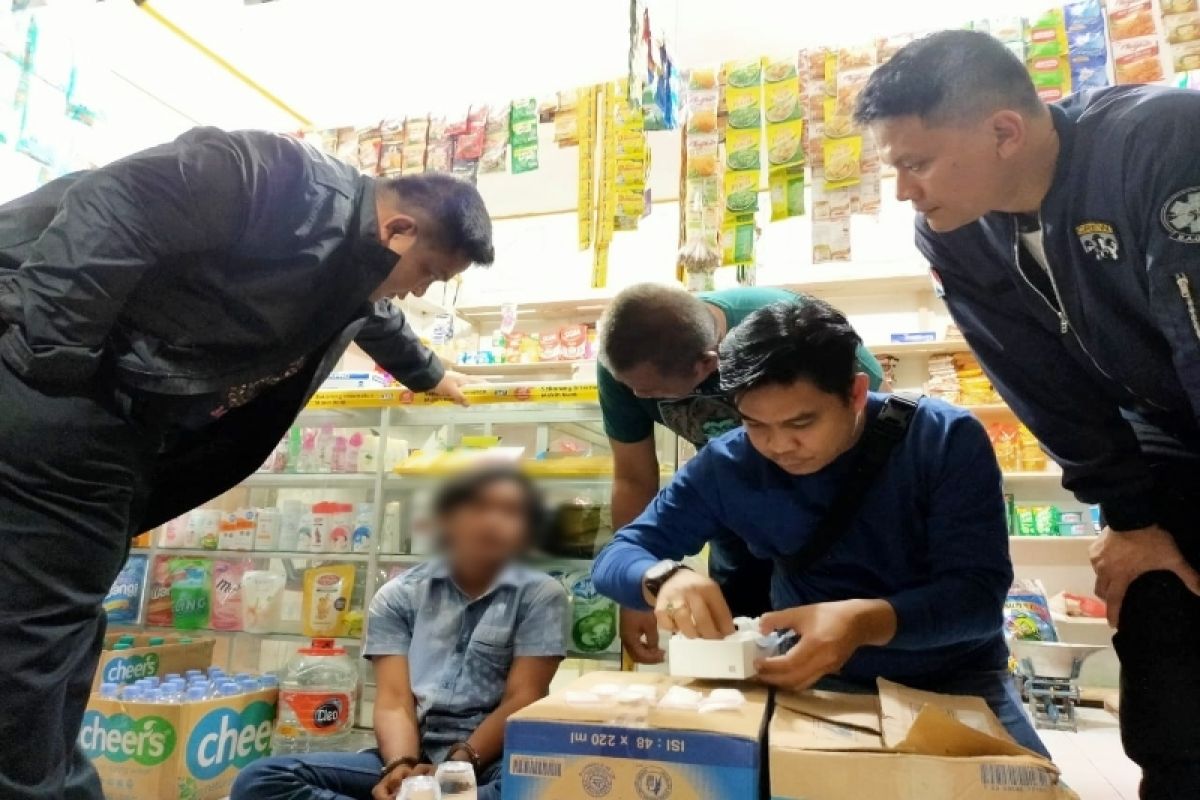 Hendak ditangkap, pria ini buang 45 gram sabu-sabu ke kios orang