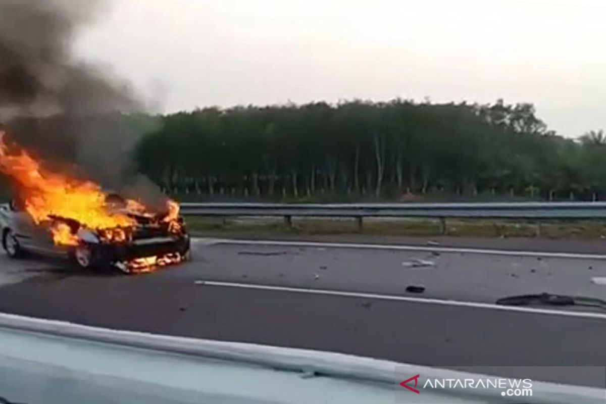 Empat orang meninggal dalam kecelakaan di Jalan Tol Trans Sumatera