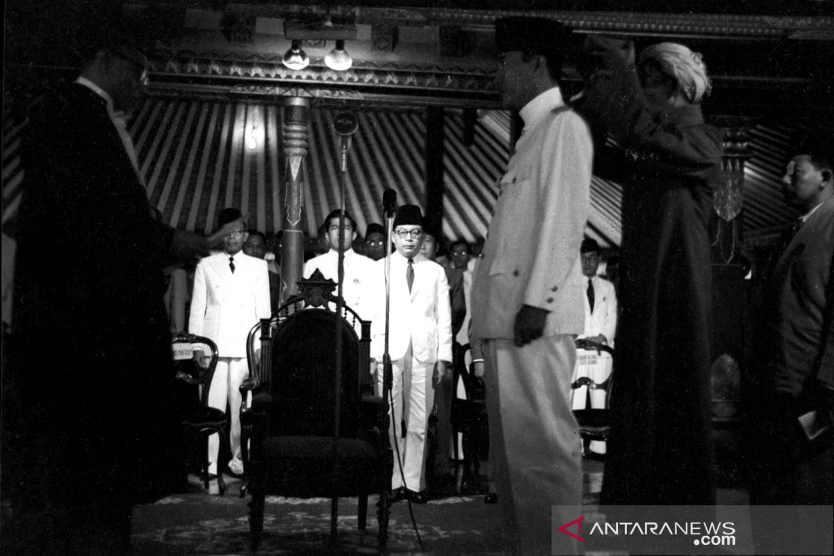 Cek Fakta: Ayah Habib Rizieq Shihab pernah berfoto dengan Presiden Sukarno dan Jenderal Sudirman?