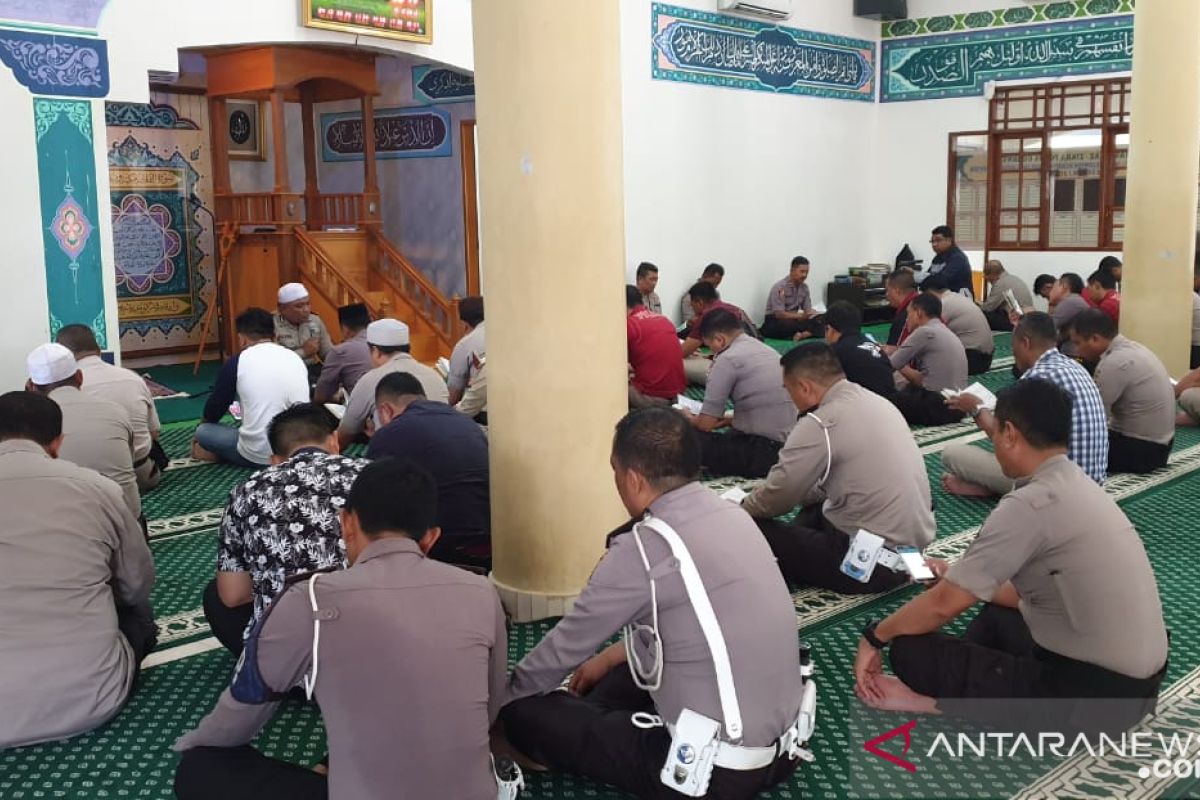 Polda Gorontalo gelar doa bersama jelang pelantikan Presiden-Wapres