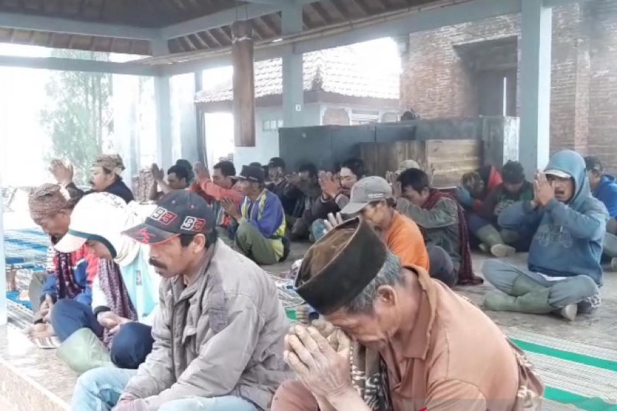 Warga Suku Tengger Lumajang doakan pelantikan presiden lancar