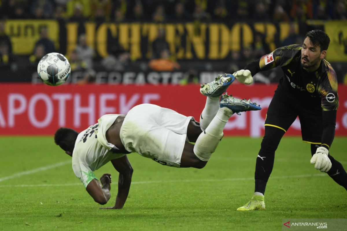 Walau kalah 1-2 dari Dortmund, Gladbach masih di puncak klasemen