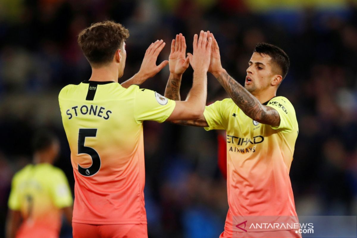 Manchester City pangkas jarak dari Liverpool