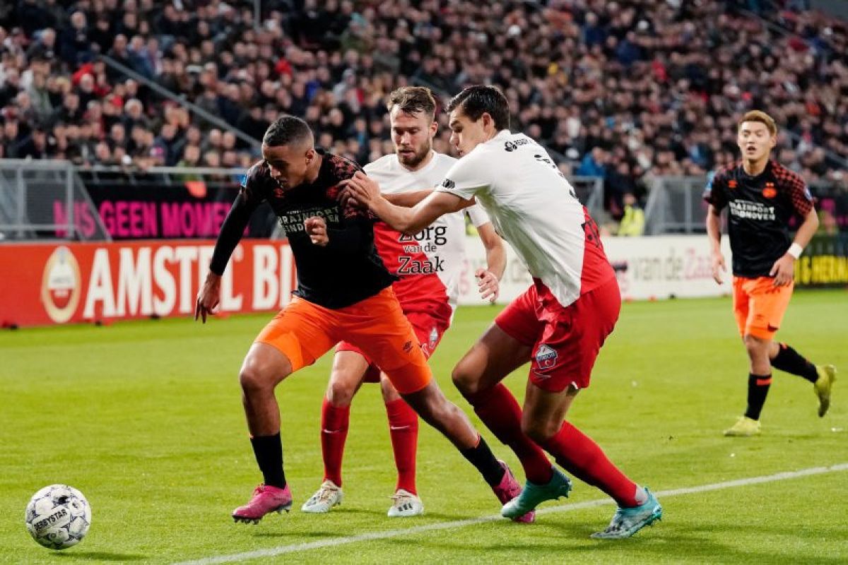 PSV terjerembab di markas Utrecht dengan skor 0-3