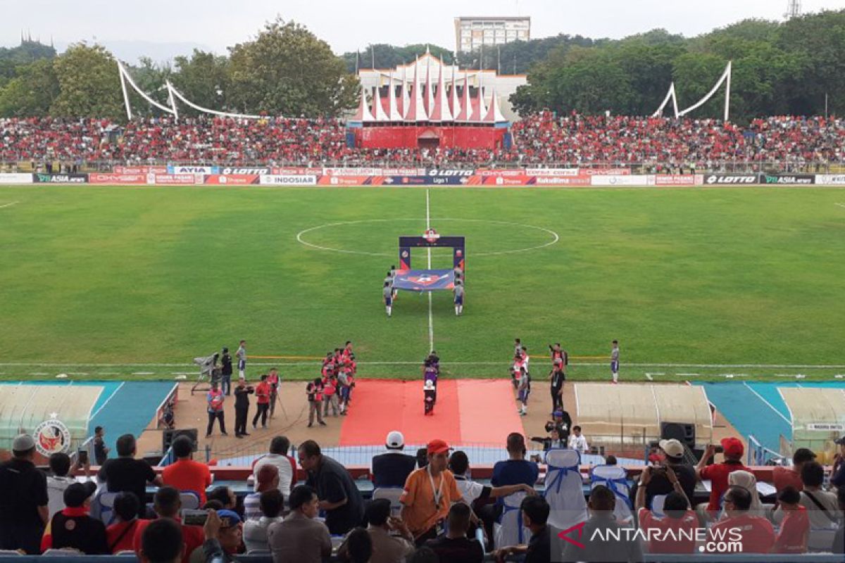 Madura United tundukkan Semen Padang 2-1