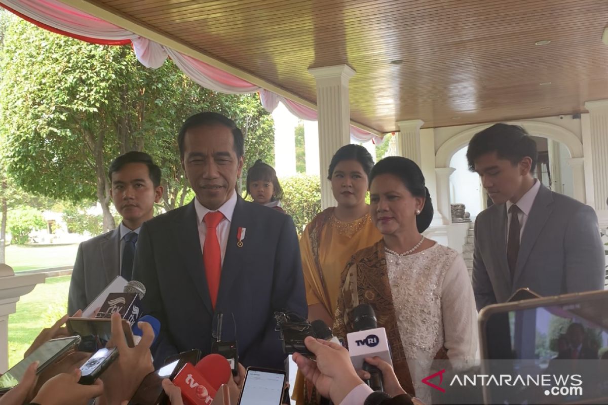 Jokowi ajak keluarga, kecuali sang cucu Jan Ethes hadiri pelantikan presiden