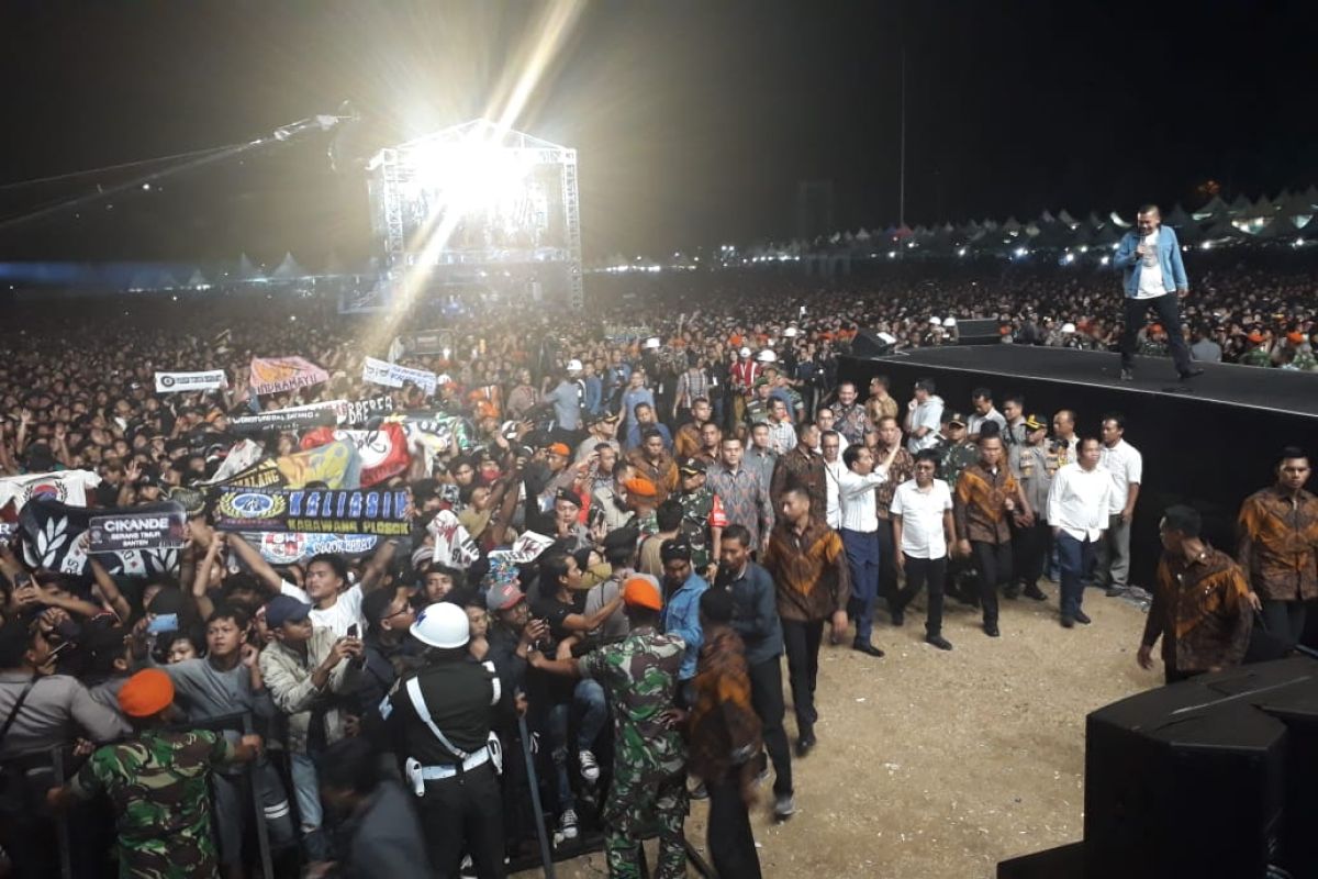 Usai pelantikan Jokowi nonton Konser Musik untuk Republik