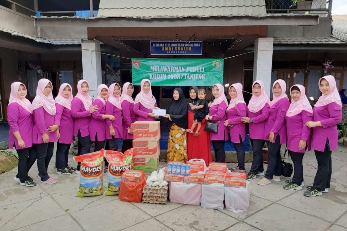 Persit  Tanjung berikan bantuan sembako ke panti asuhan