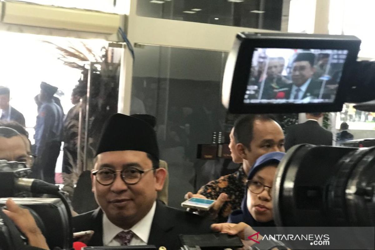 Fadli Zon cerita  soal pemberian keris dari Prabowo
