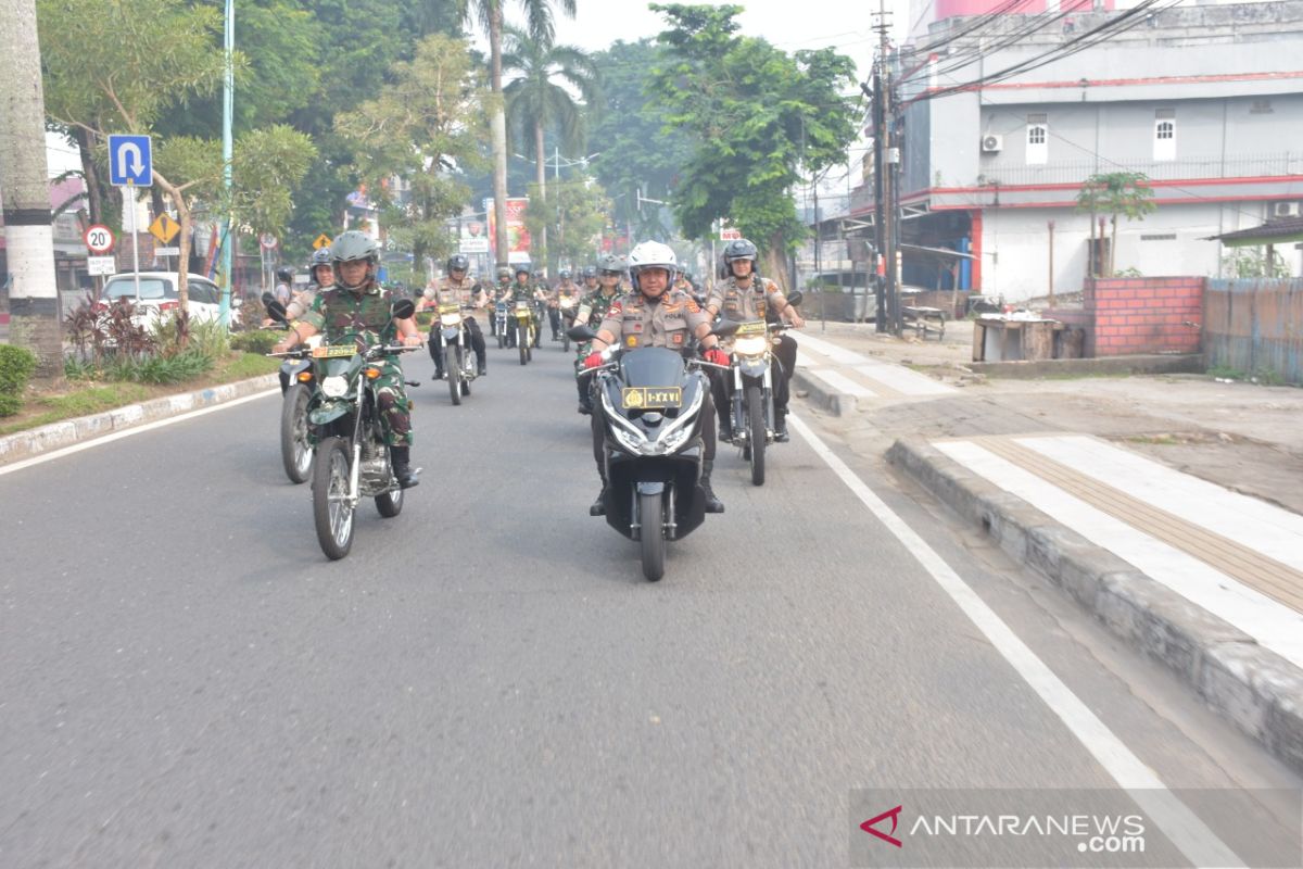 Kapolda Jambi dan Danrem patroli kota pakai sepeda motor