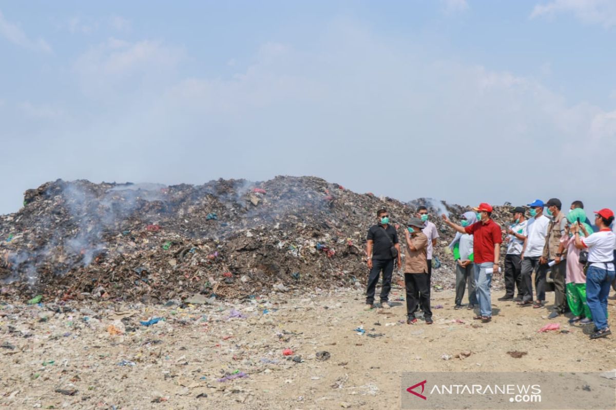 Gubernur NTB instruksikan pemadaman api TPA Regional Kebun Kongok