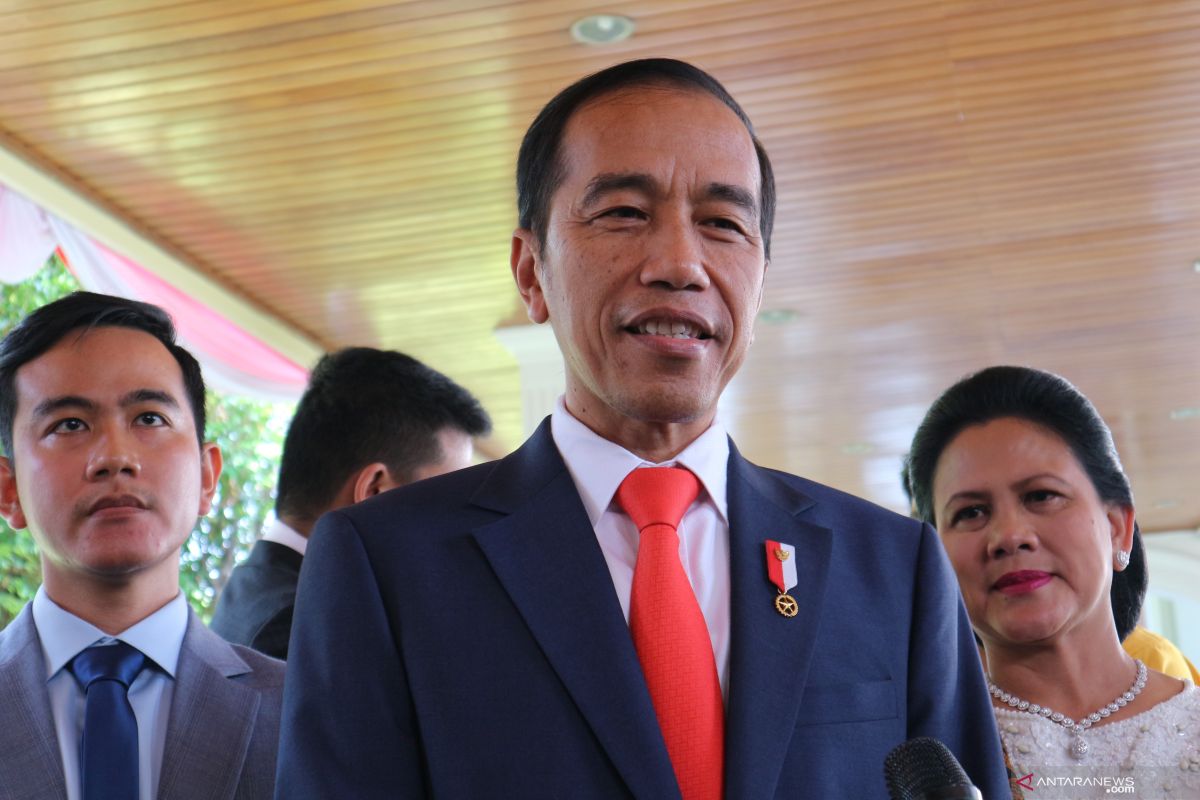 Presiden Jokowi umumkan nama menteri Senin