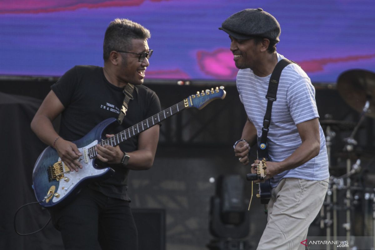 Musician Glenn Fredly echoes message of peace for Papua