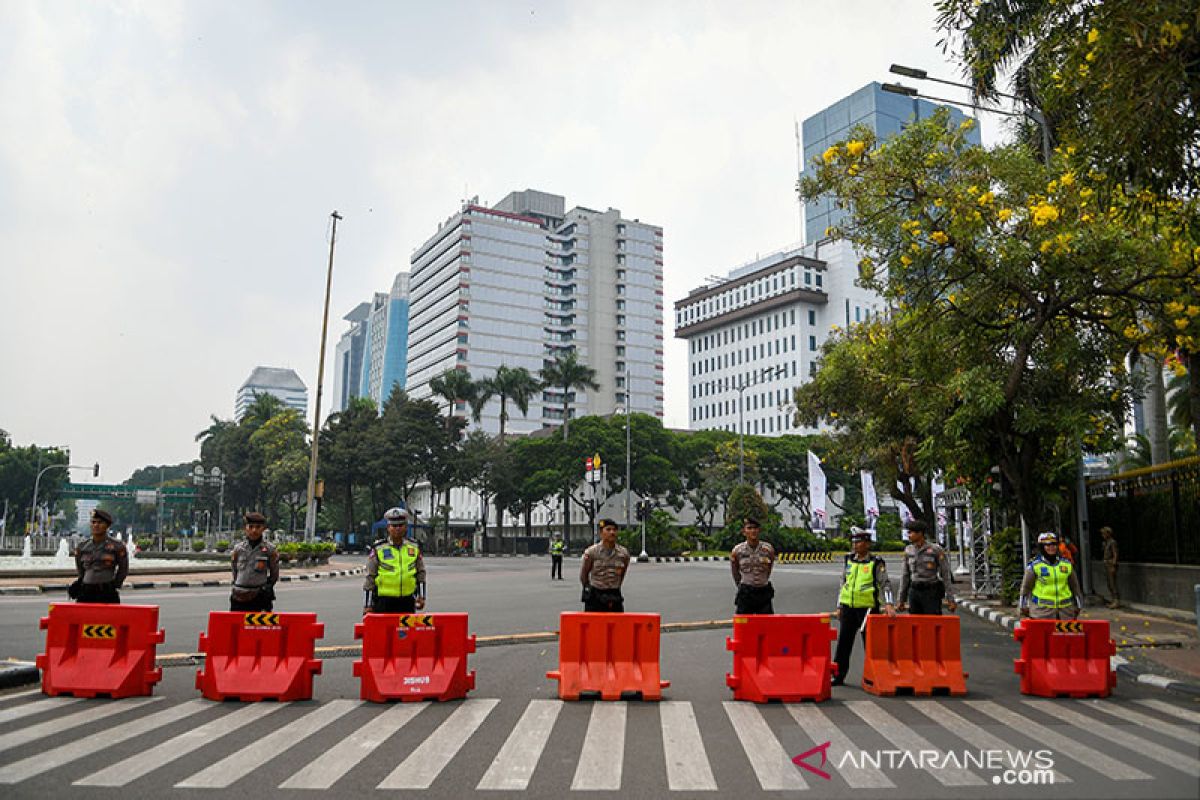 Jelang pelantikan presiden, ruas jalan seputar Istana ditutup