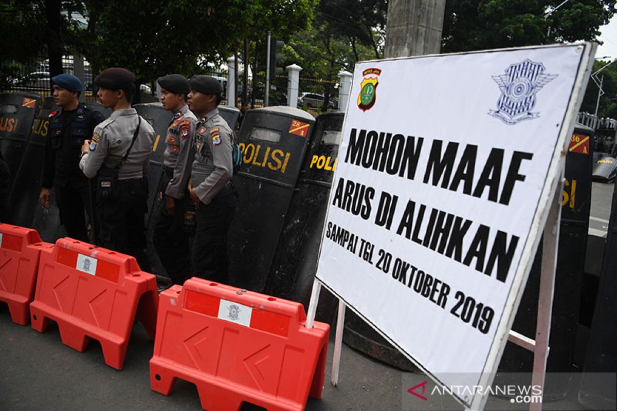 Jalan depan DPR/MPR steril dari kendaraan bermotor dan warga