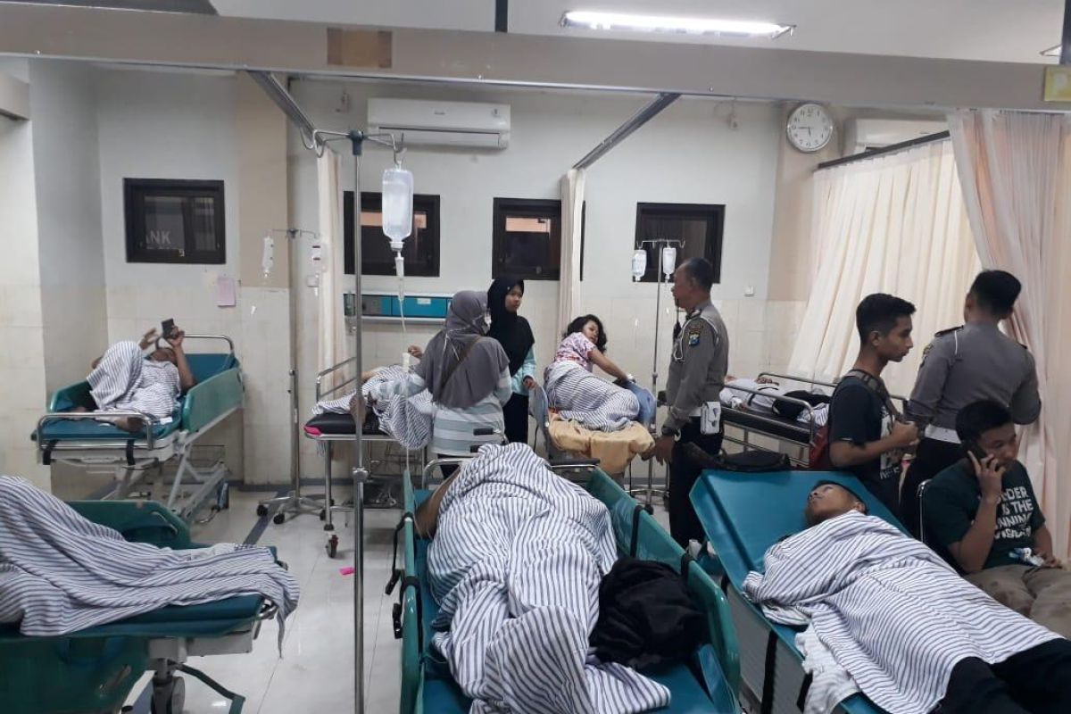 Bus rombongan SMAN 2 Banyuwangi terguling di Lumajang, 20 siswa terluka