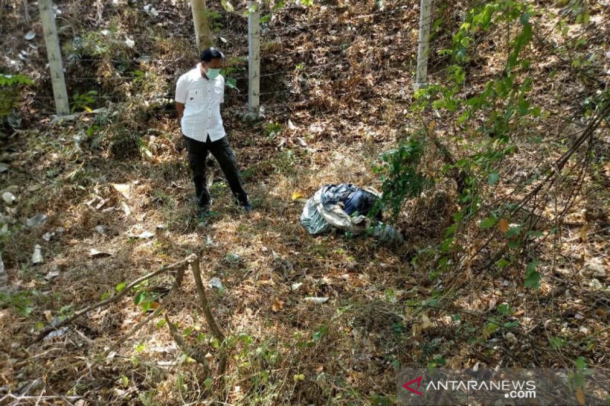 Polisi selidiki jasad wanita terbungkus sarung mobil di bawah jembatan