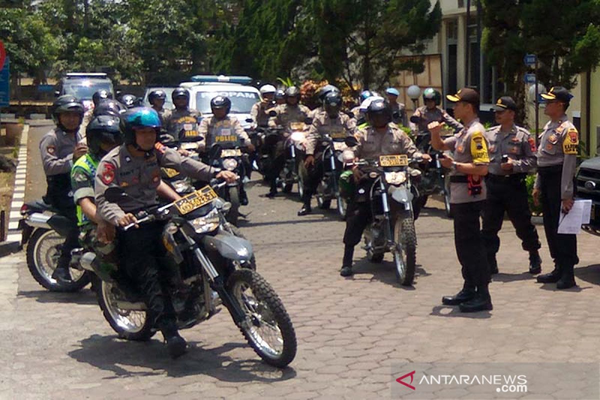 Polres Banyumas menggelar patroli skala besar saat pelantikan presiden