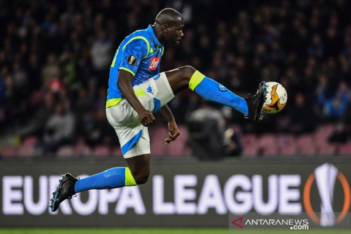 Manchester  City siap gelontorkan Rp1,19 triliun untuk bek Napoli, Koulibaly