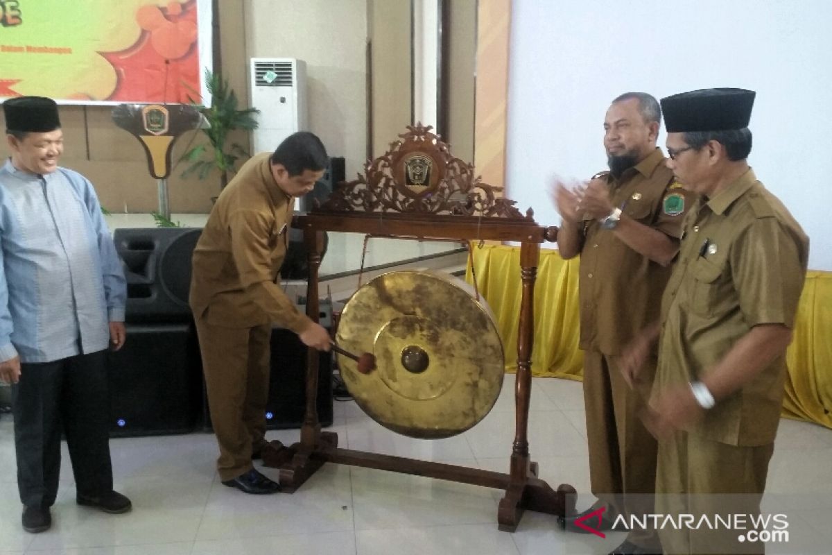 Bupati Labura luncurkan aplikasi Yok Bang berKaBe