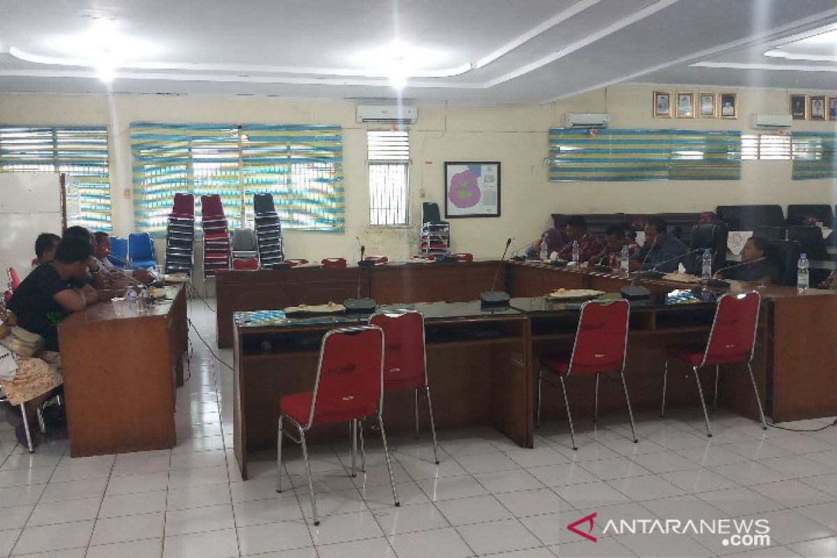 APSI Tanjungbalai berdelegasi ke DPRD keluhkan lapak pedagang hilang