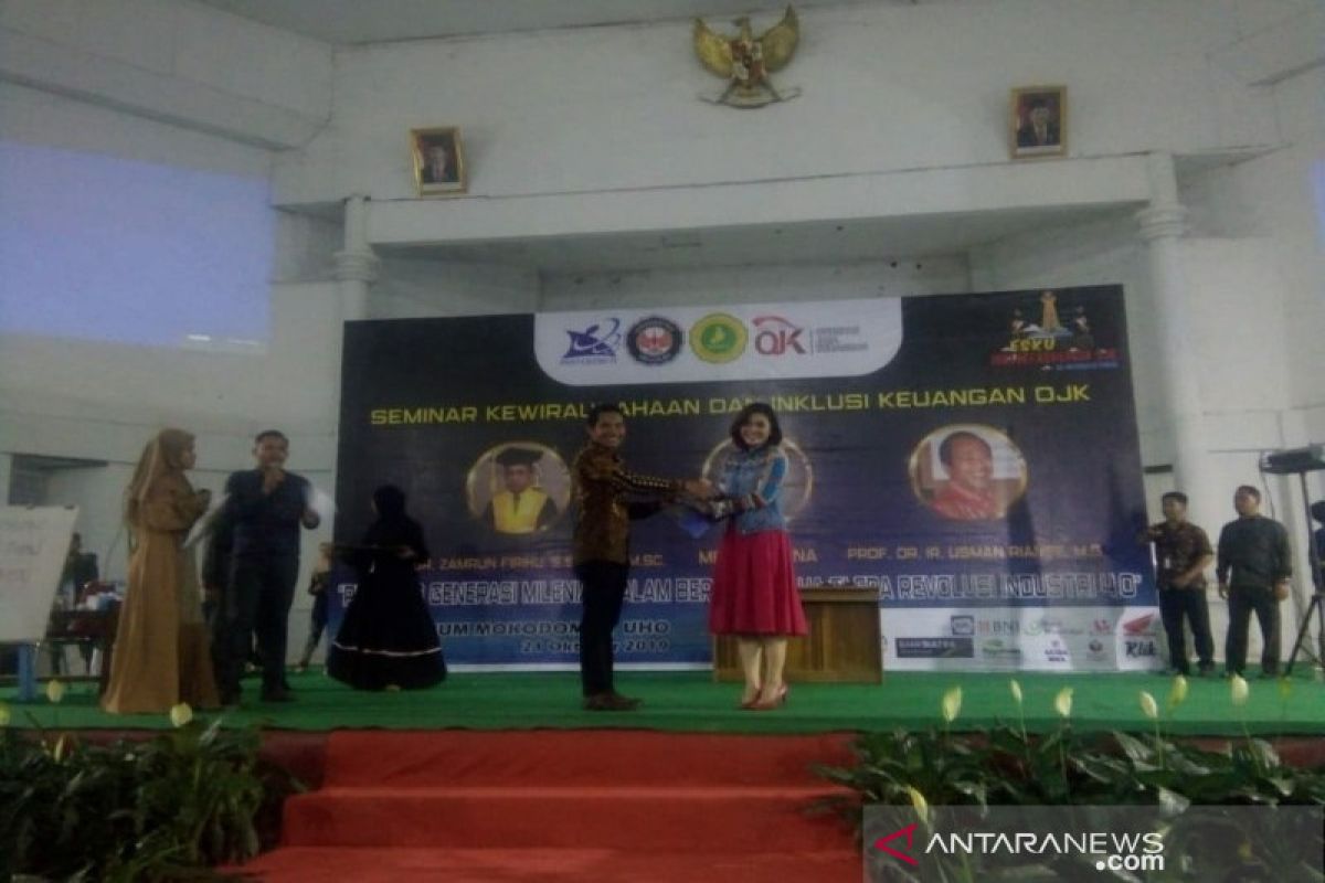 UKM UHO gandeng OJK Kendari menggelar seminar kewirausahaan