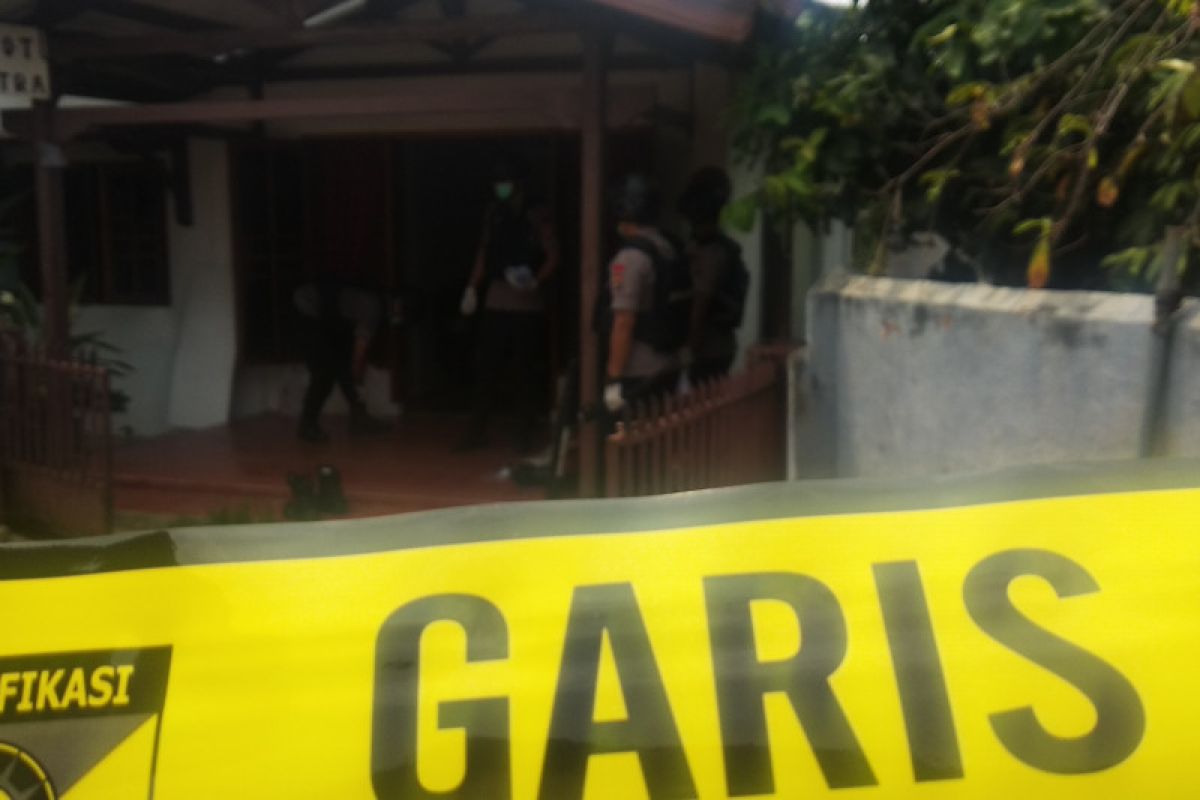 Tim Densus 88 geledah dua rumah di Bandarlampung