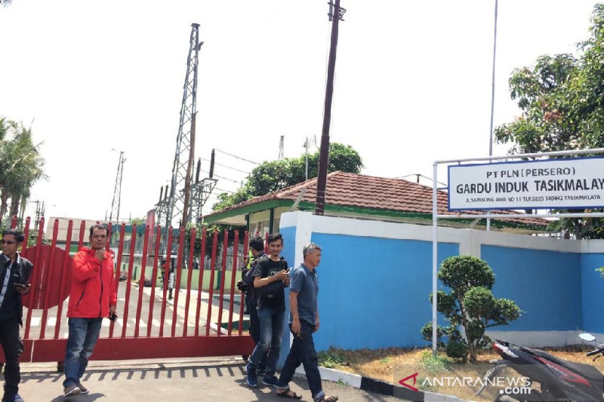 Densus geledah tempat kerja terduga teroris di Tasikmalaya