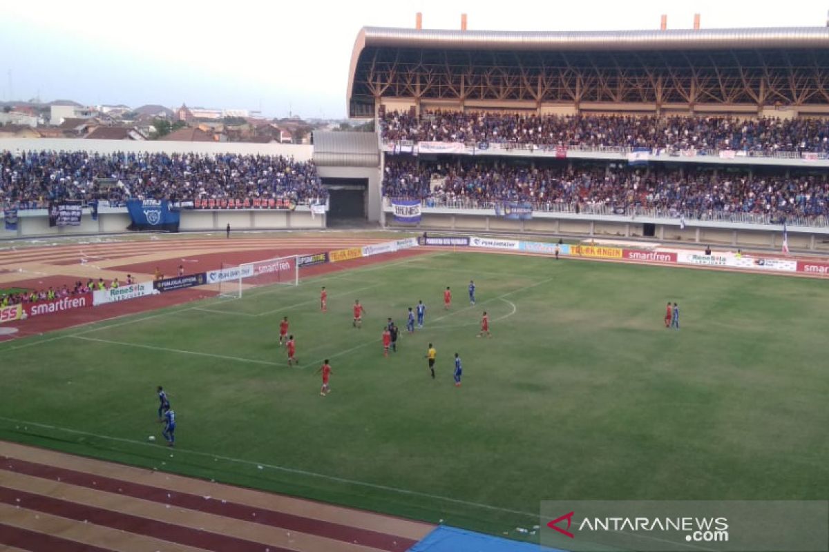 Pertandingan PSIM Yogyakarta kontra Persis Solo ricuh