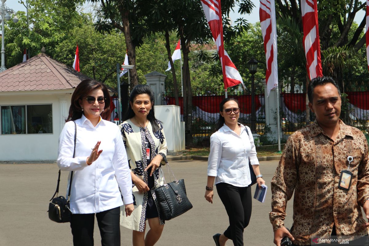 Tetty Paruntu ke Istana tidak temui presiden, tapi temui Airlangga