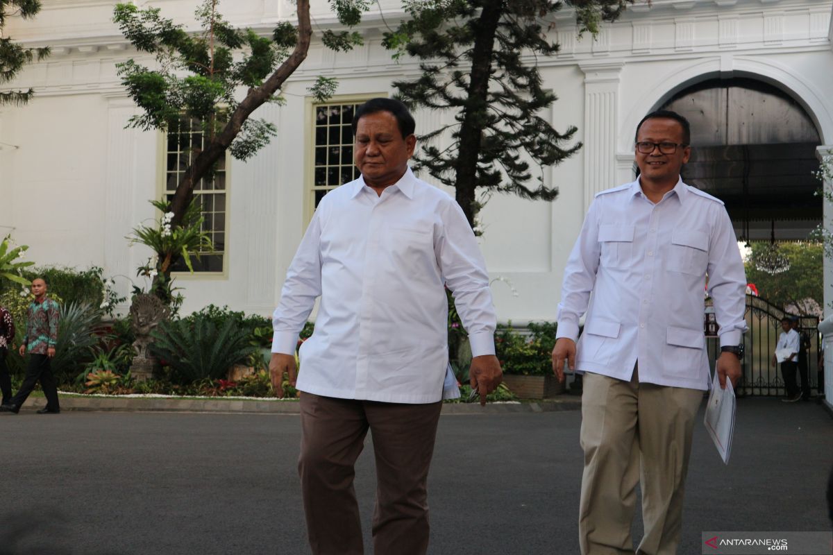 'Former rival' Prabowo to become Jokowi's defense minister