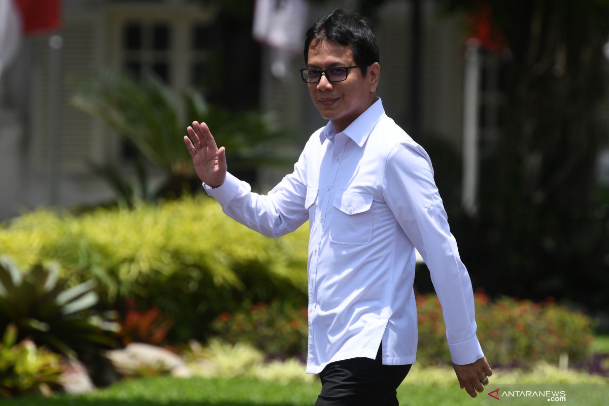 Wishnutama  dan Erick Thohir tiba di istana kepresidenan