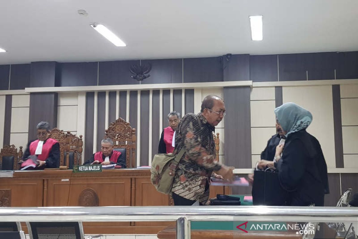 Mantan Bupati Sragen dituntut 1,5 tahun penjara