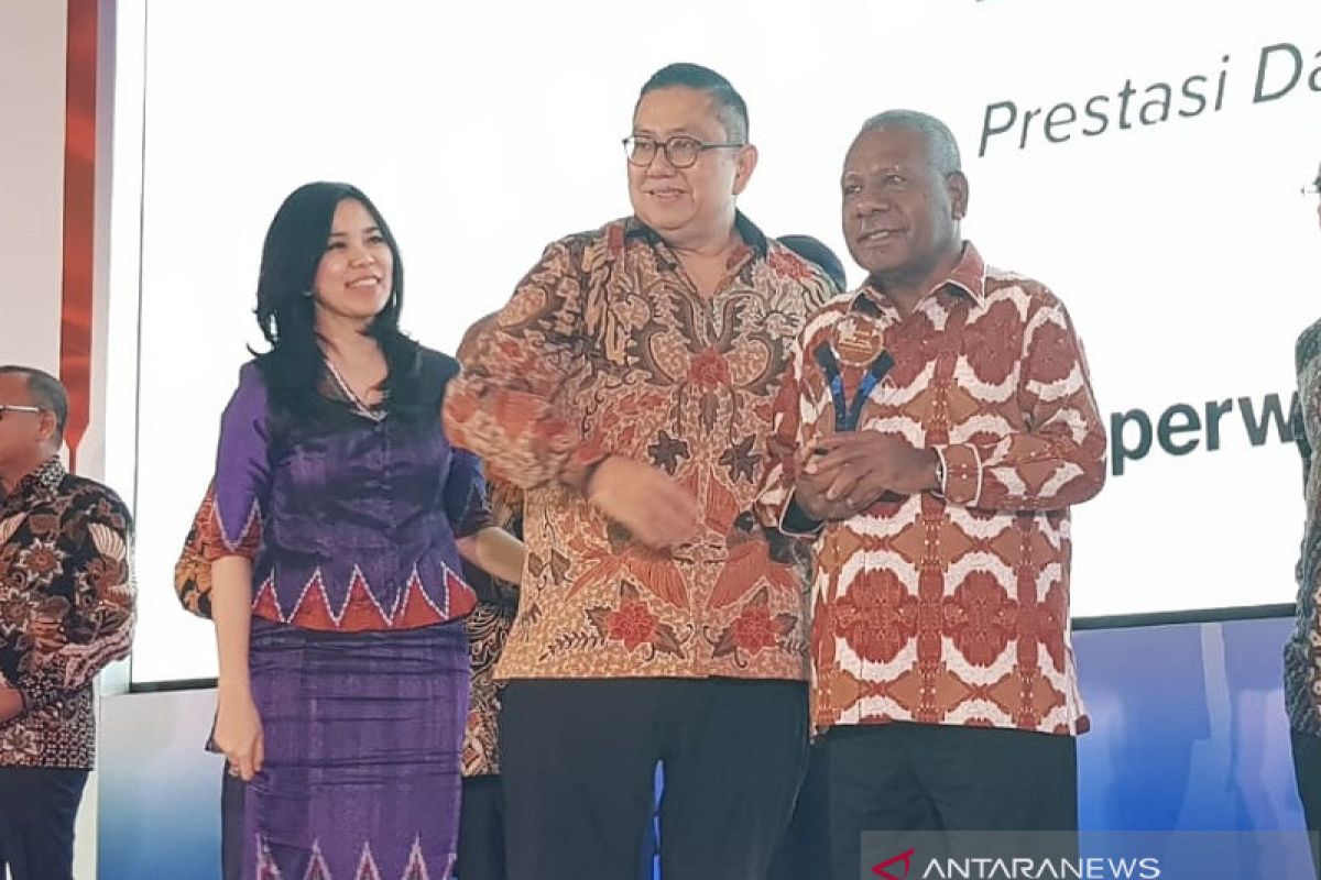 Bupati Jayapura Raih Penghargaan "Sang Pemimpin 2019"