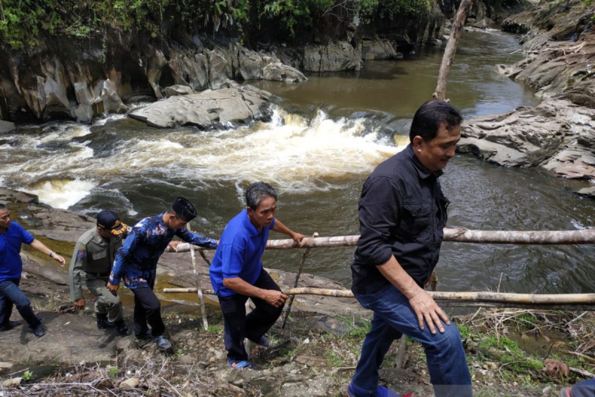 Bupati resmikan Wisata Kolam Bunga Lita Kapuas Hulu