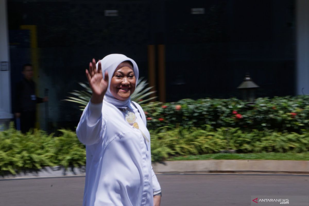 Ida Fauziah, santriwati yang ditugaskan urus ketenagakerjaan