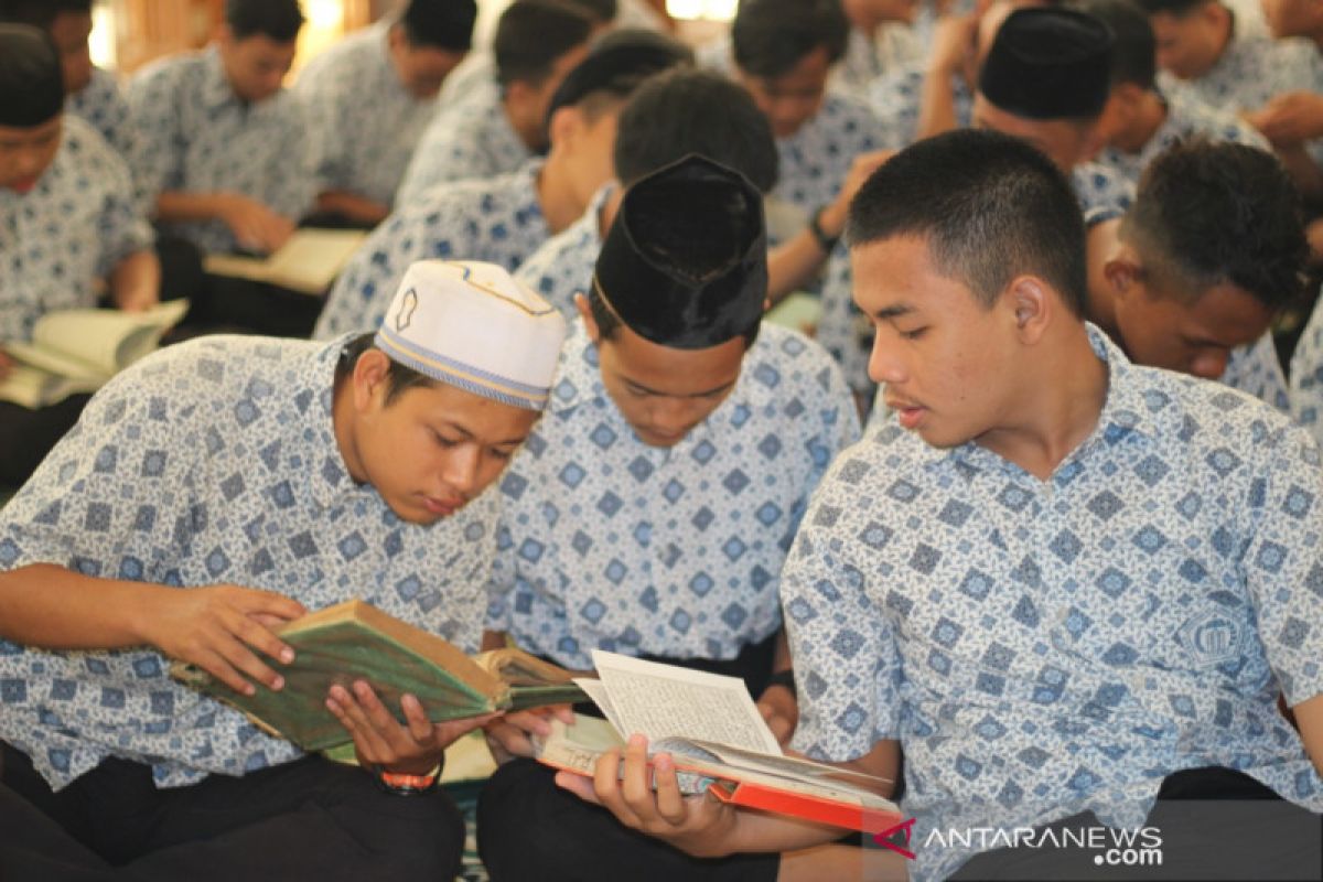 Pengamat Timur Tengah puji UU Pesantren