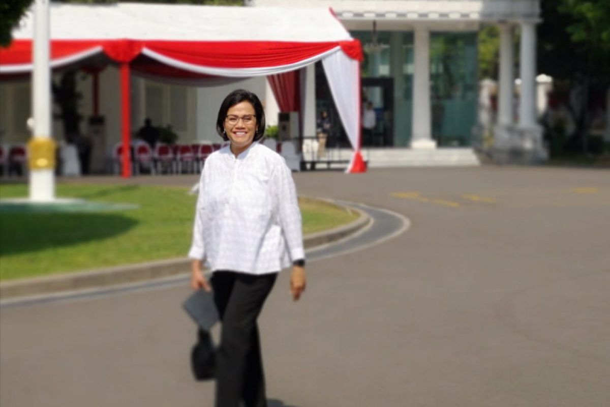 Hari kedua, Sri Mulyani jadi calon menteri pertama tiba di Istana