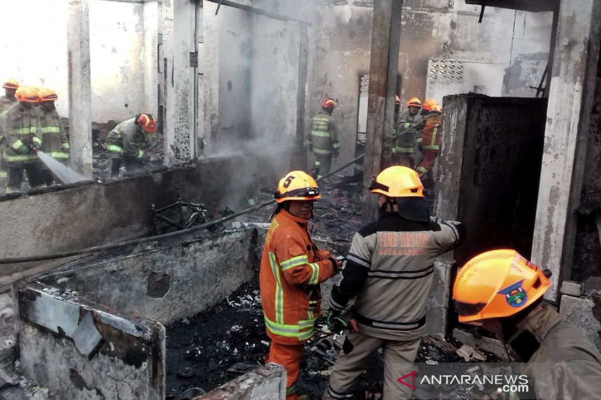 Kantor Pasukan Pengibar Bendera Kota Bandung hangus terbakar