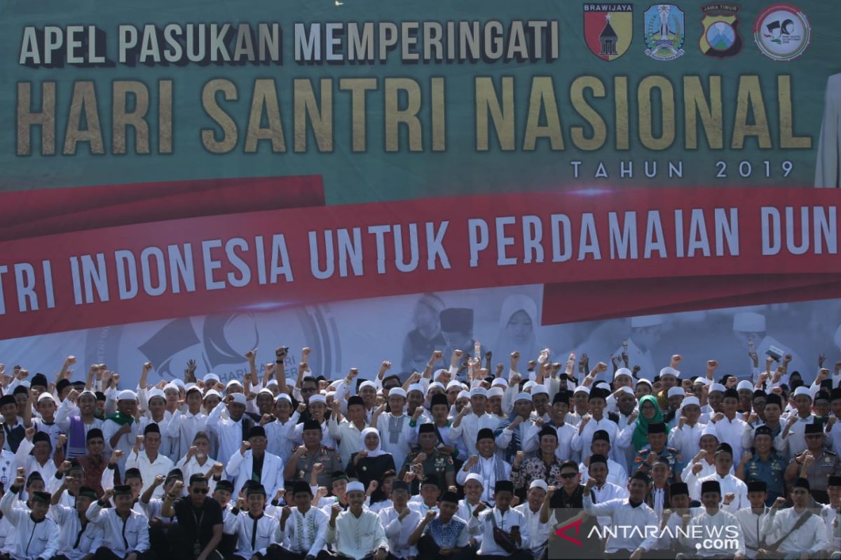 Khofifah: Hari Santri wujud dedikasi untuk perdamaian dunia