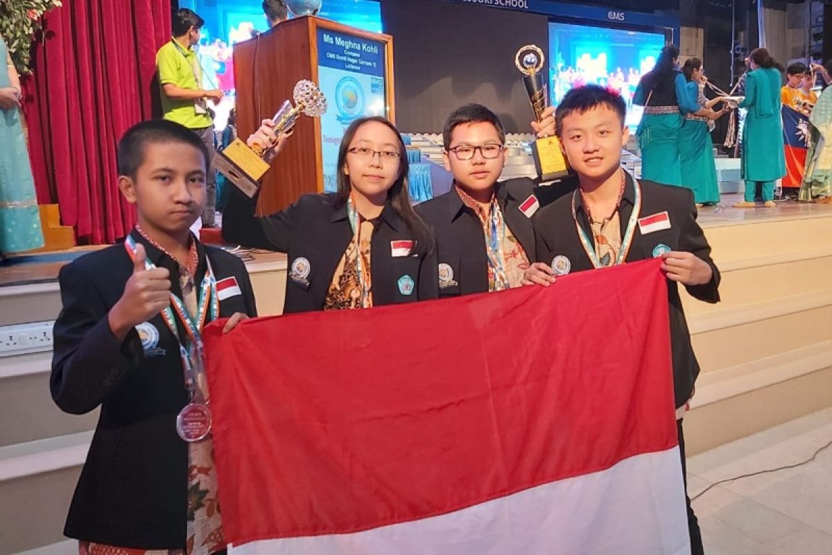 Indonesian students emerge as overall champions of ITMO 2019