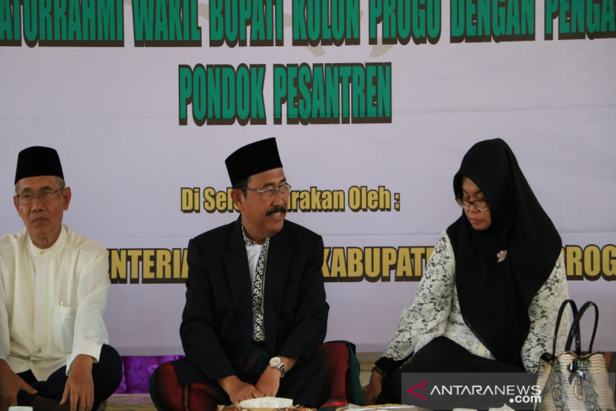 Wabup Kulon Progo mengajak santri teladani peranan ulama bela NKRI