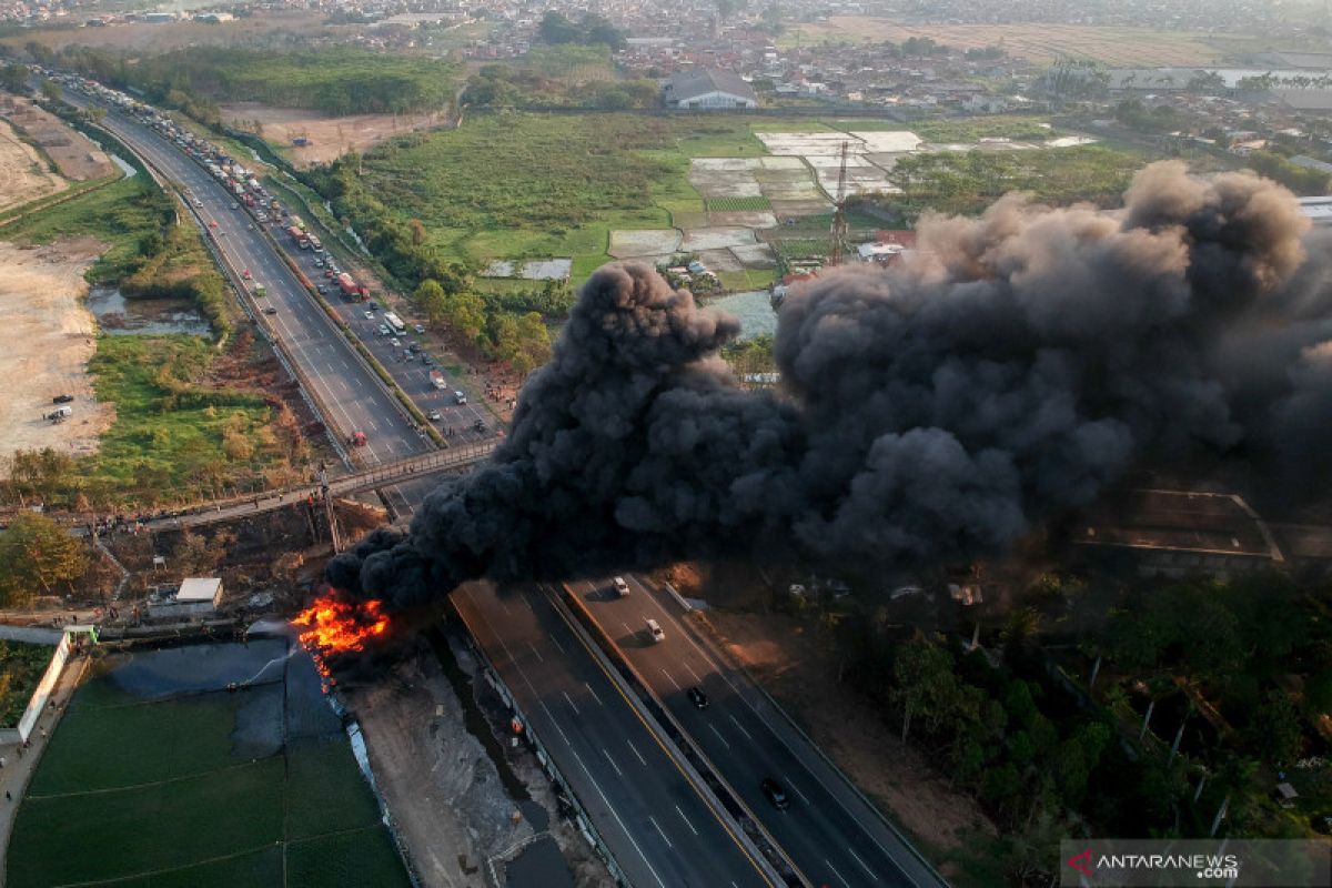 Pertamina berhasil padamkan api kebakaran pipa BBM Padalarang