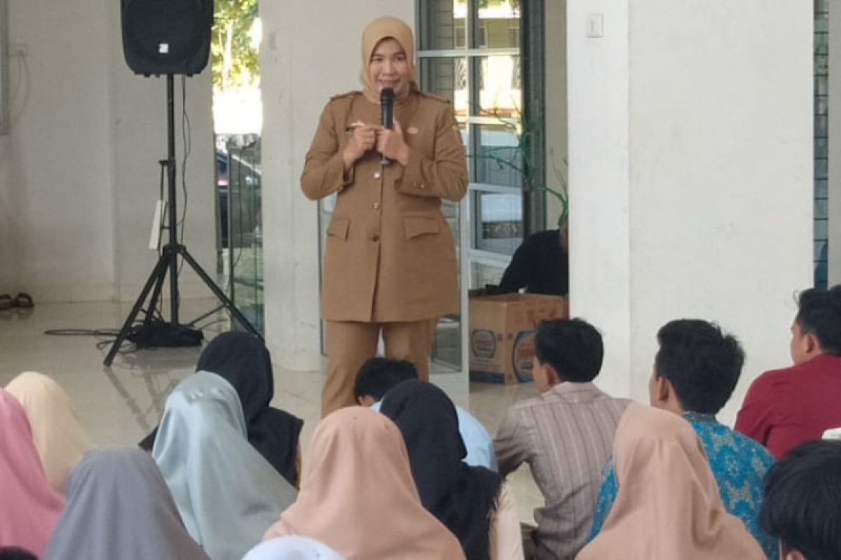 Kadis Perindustrian edukasi kopi ke mahasiswa Lampung