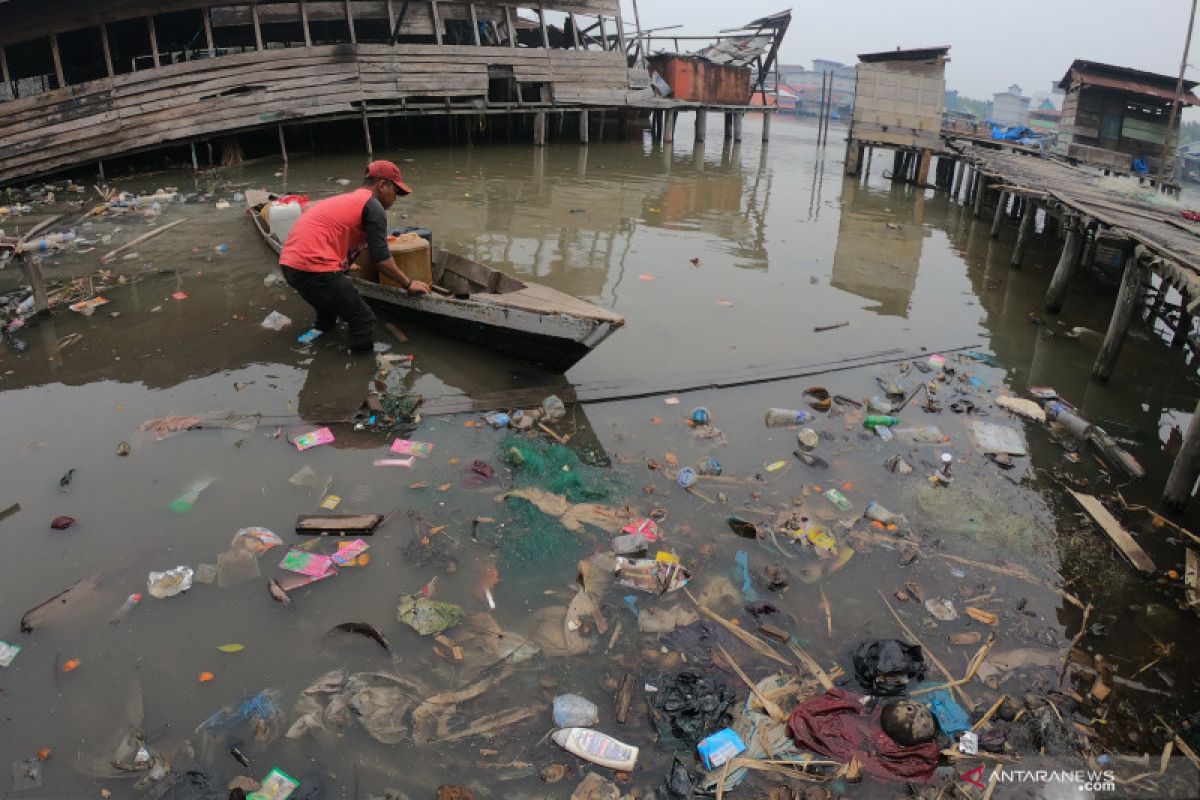 Ikatan pemulung protes kebijakan larangan botol dan kantong plastik